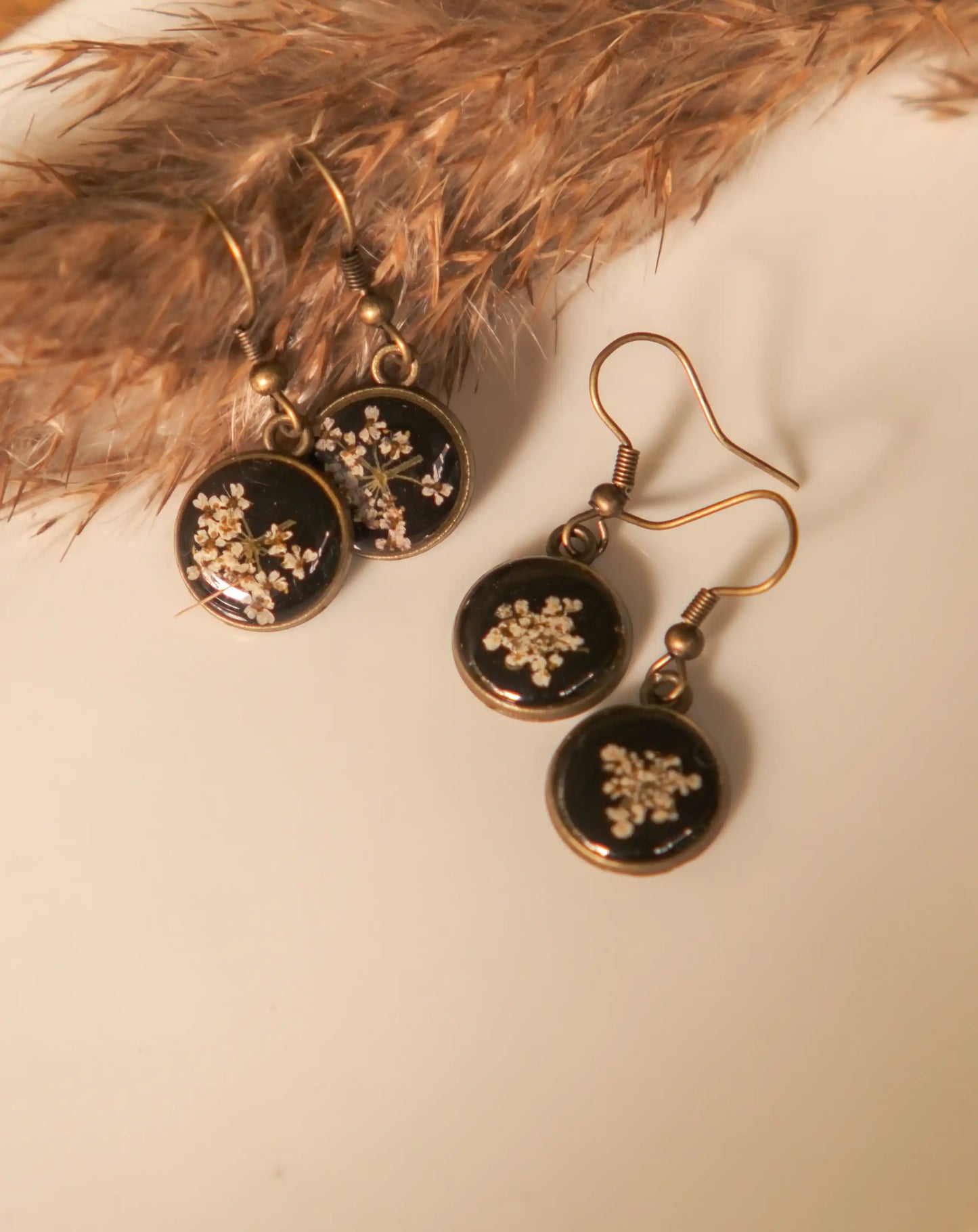 Blooming Hedgeparsley Circle Earrings - Bronze