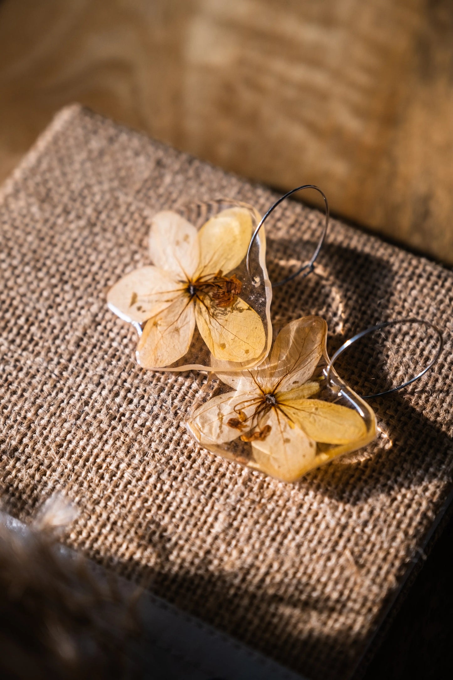 Dropping Gold Bloom - Hoops