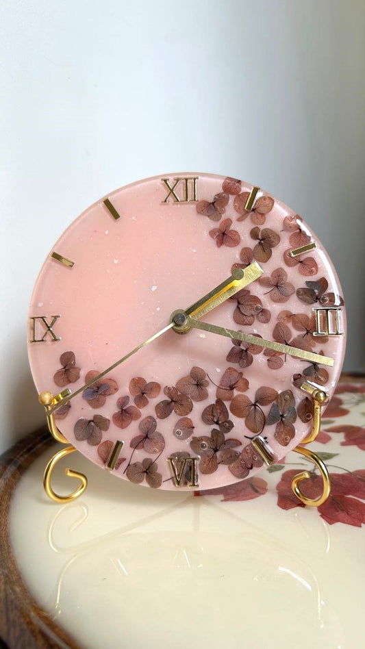 Hydrabelle Clock