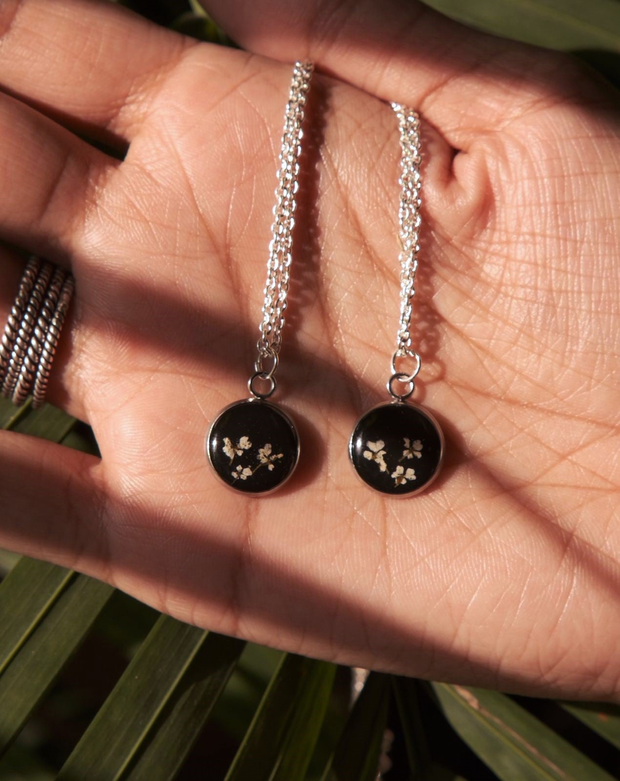 Hedgeparsley Midnight Necklace