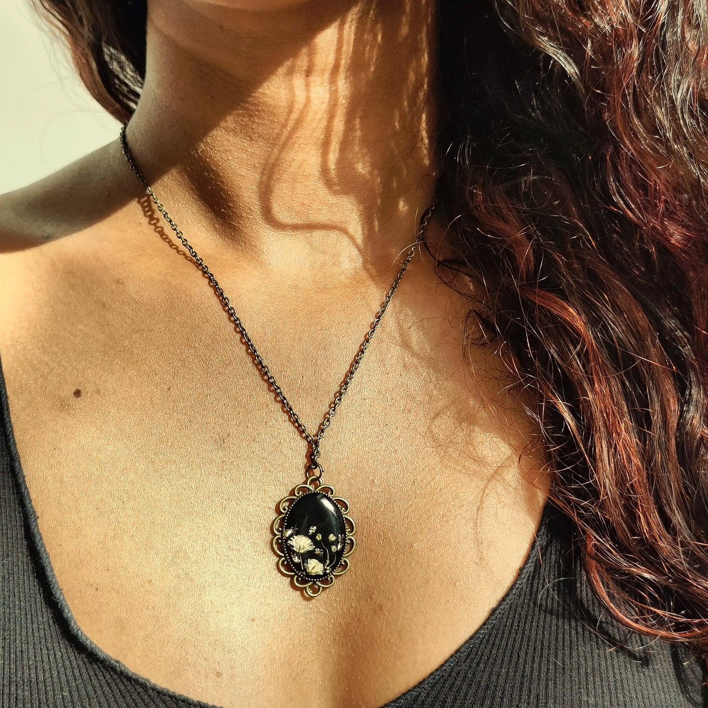 Antique Bloom Necklace - Antique Lace