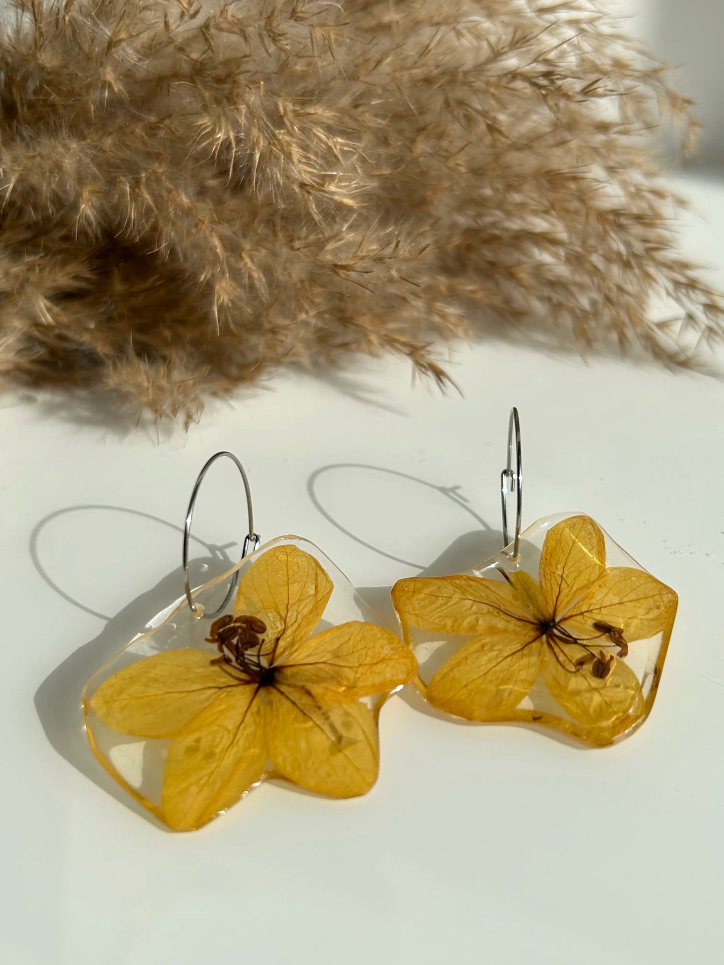 Dropping Gold Bloom - Hoops