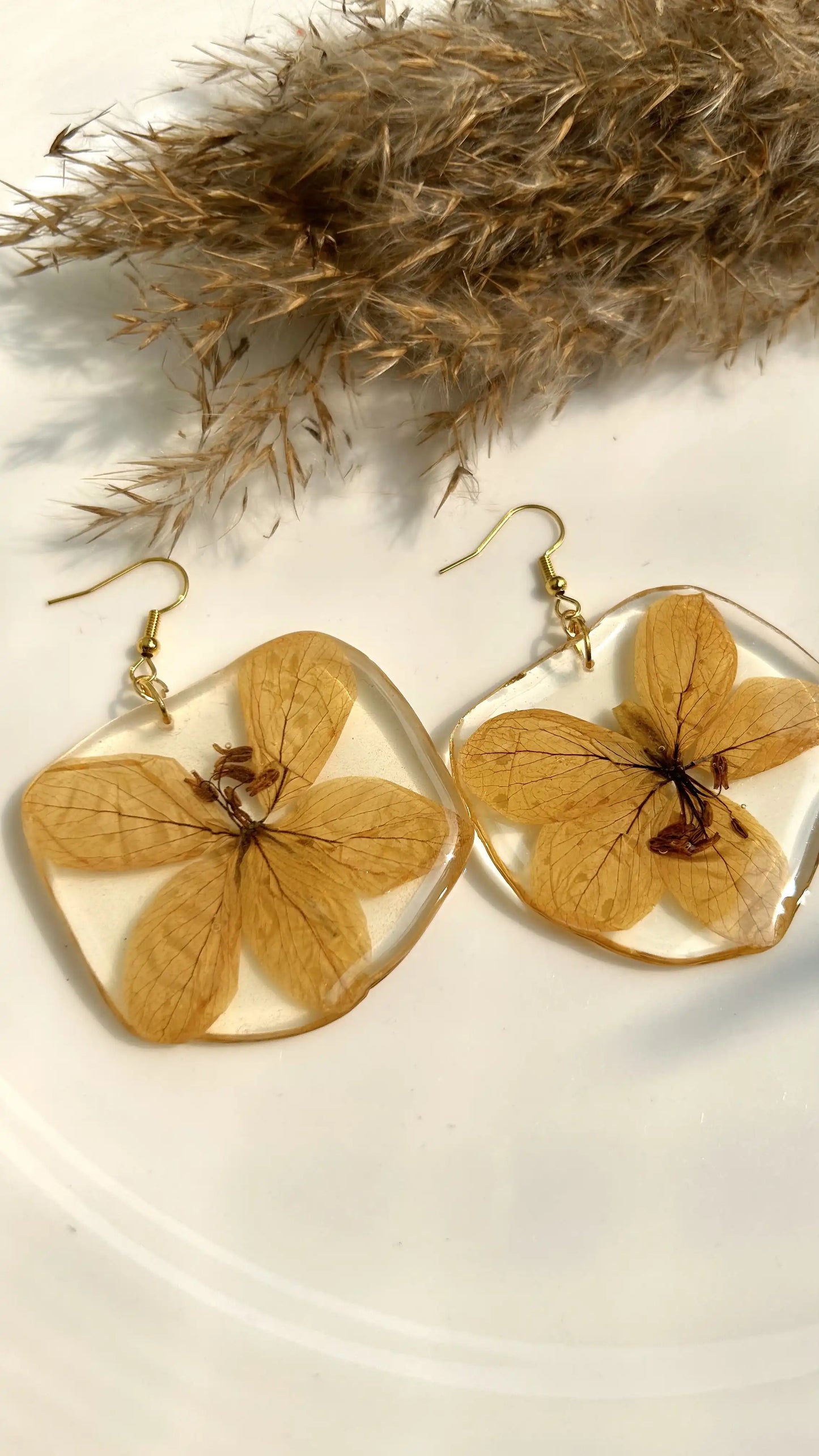 Dropping Gold Bloom - Drops