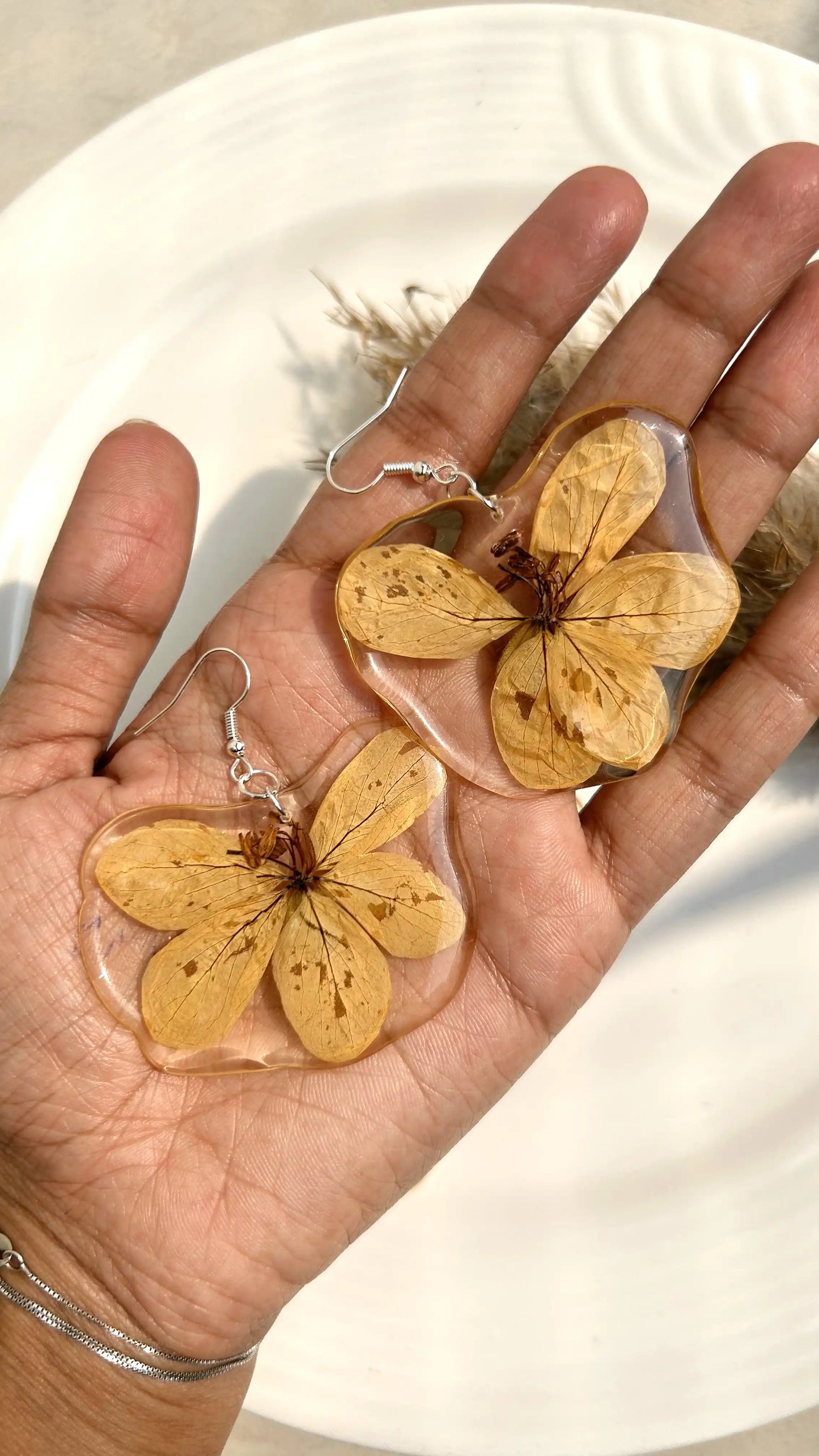 Dropping Gold Bloom - Drops