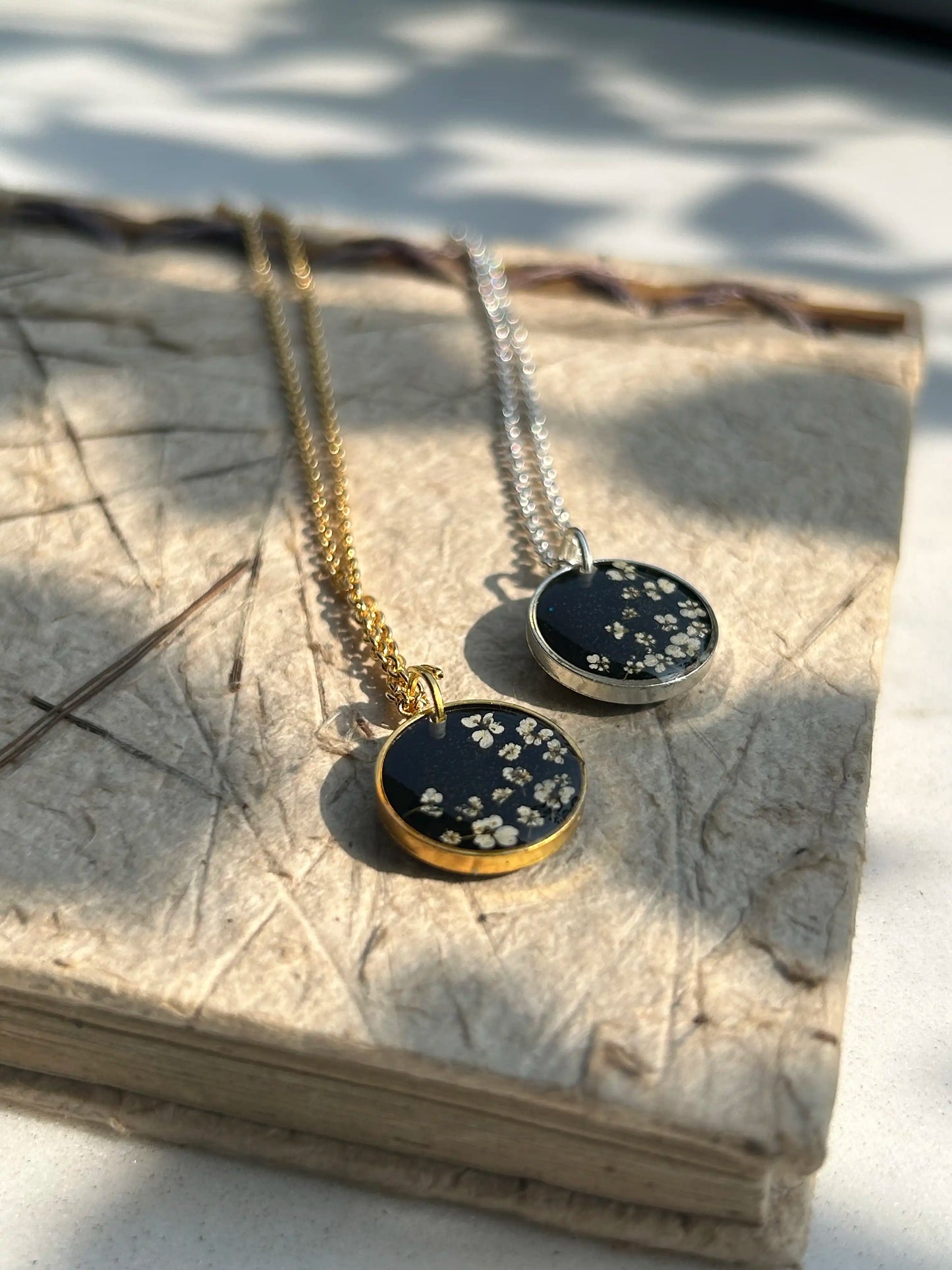 Hedge Parsley Noir Necklace