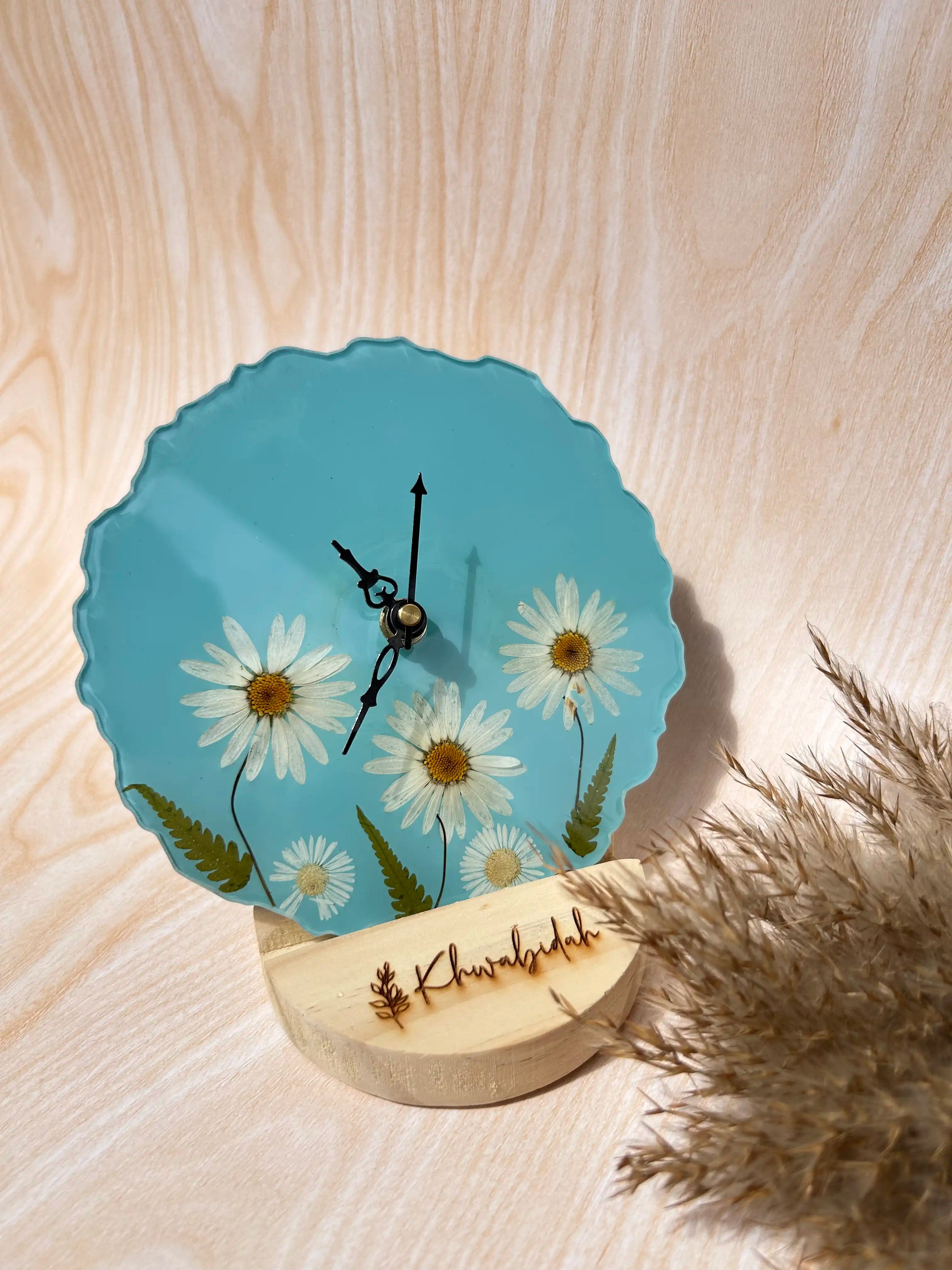 Daisy Skies Table Clock