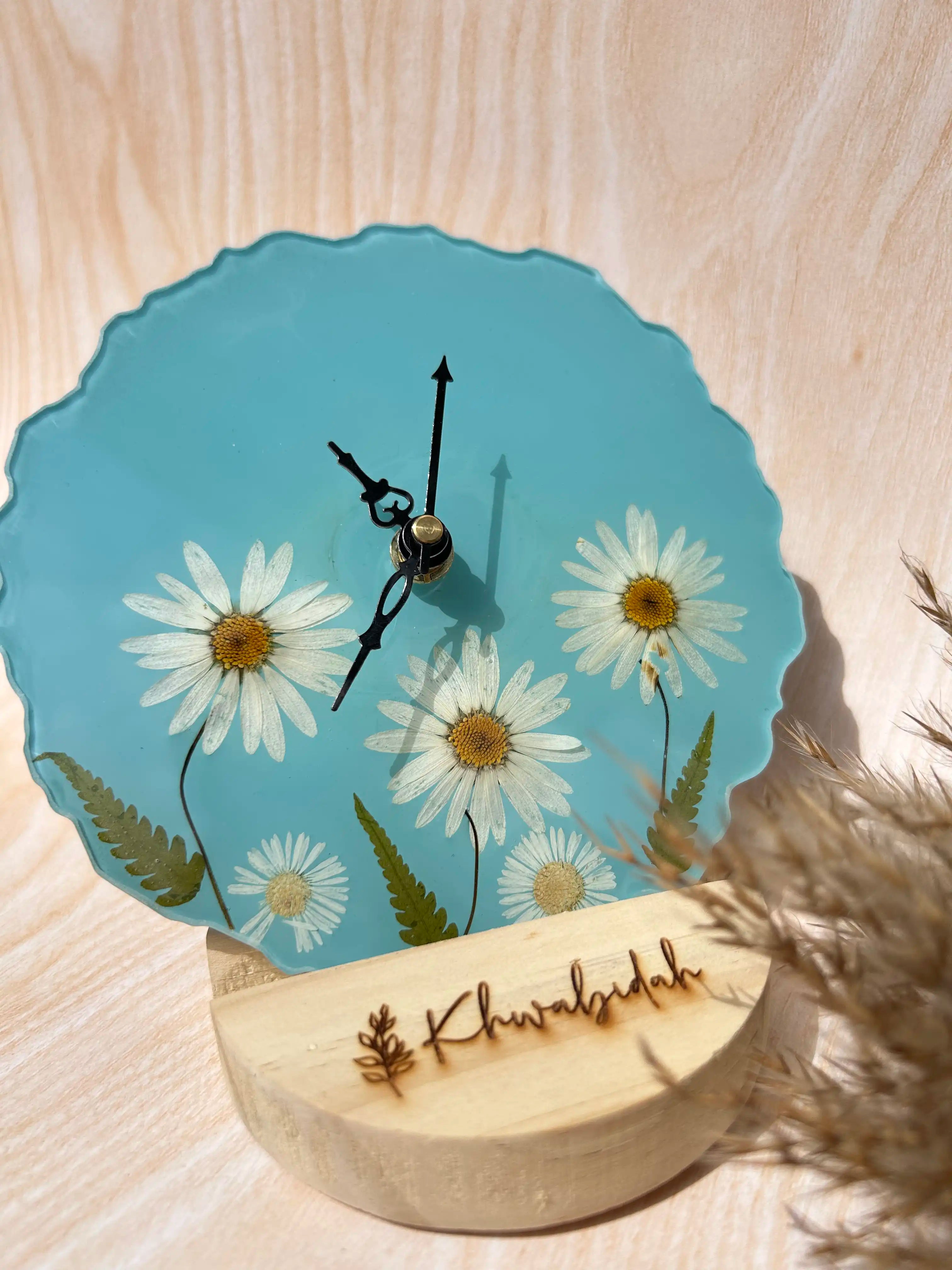 Daisy Skies Table Clock