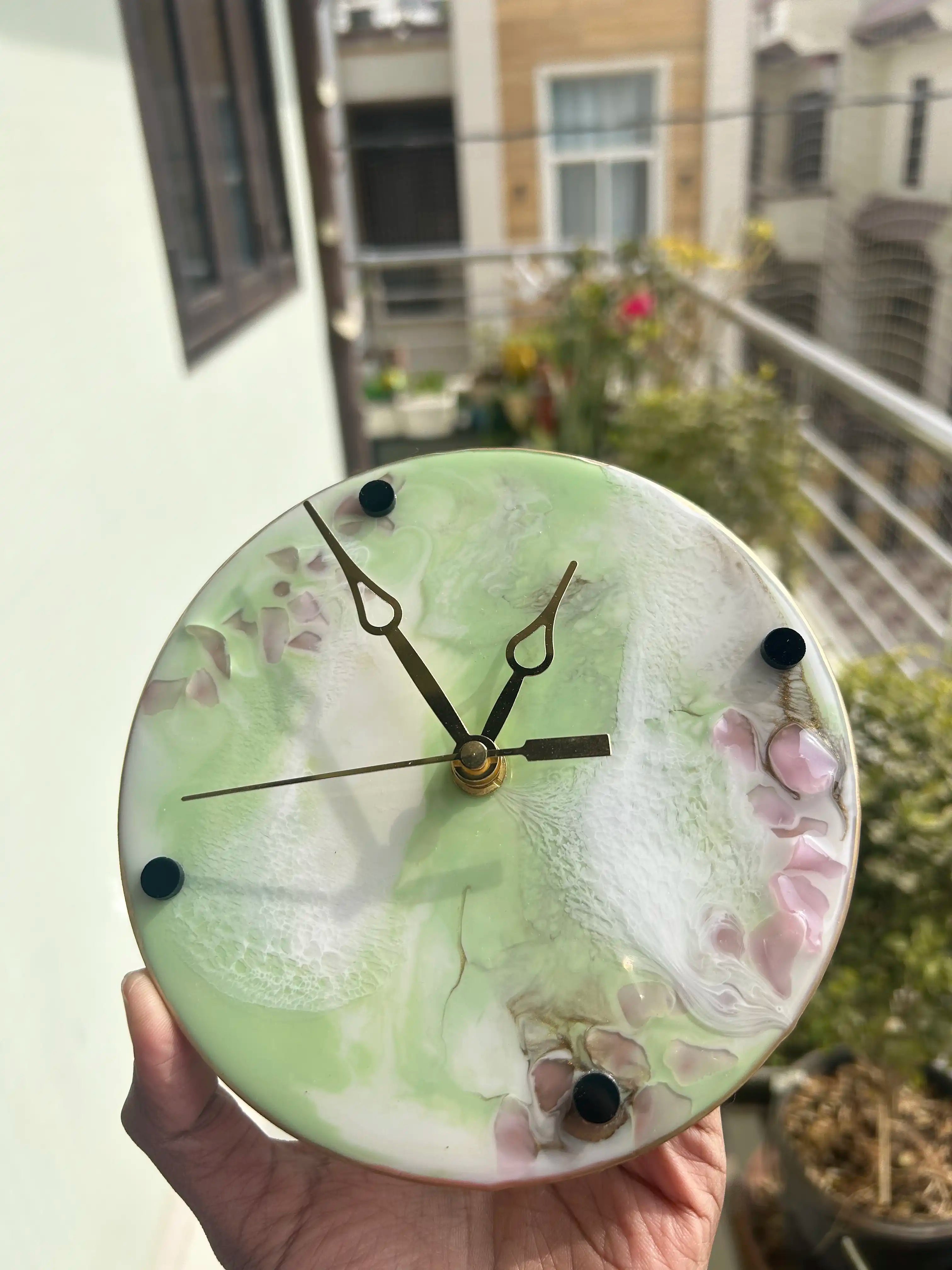 Green Lace Table Clock