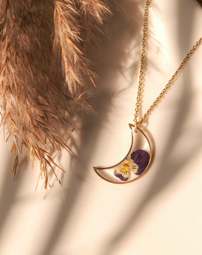 Moonlit Pensi Necklace