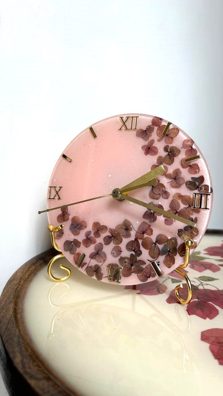 Hydrabelle Table Clock