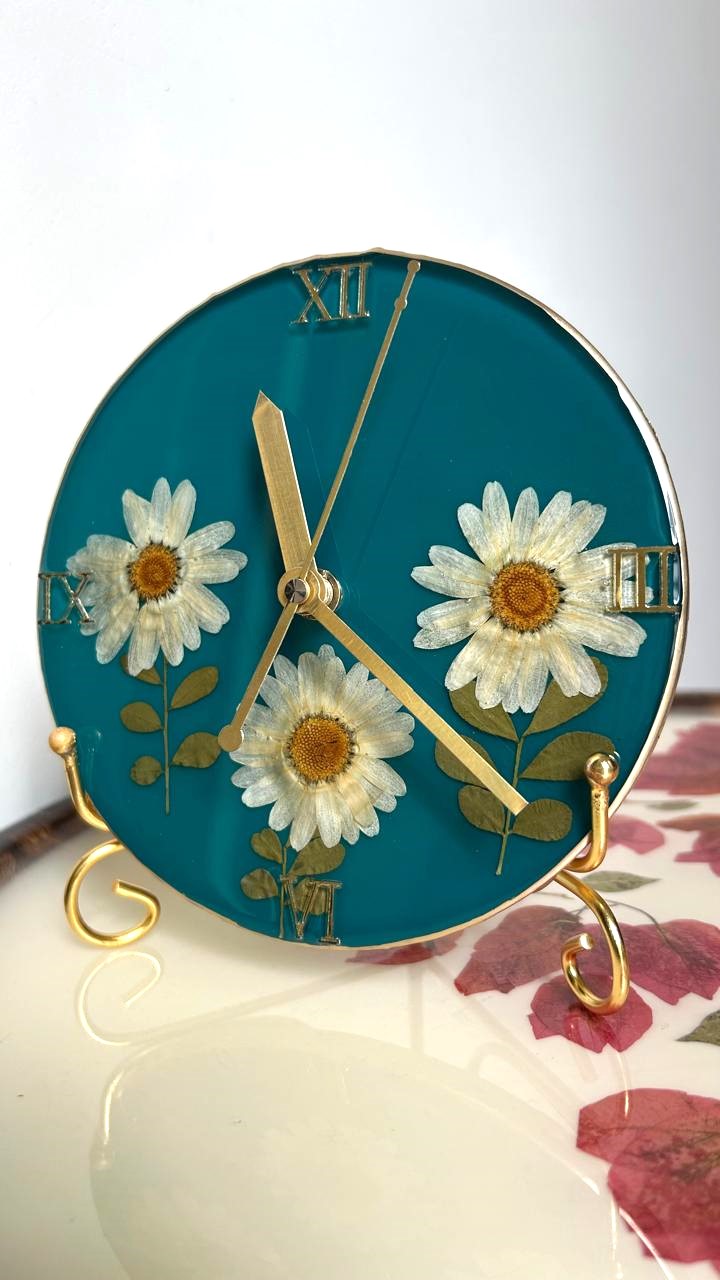 Florateal Table Clock