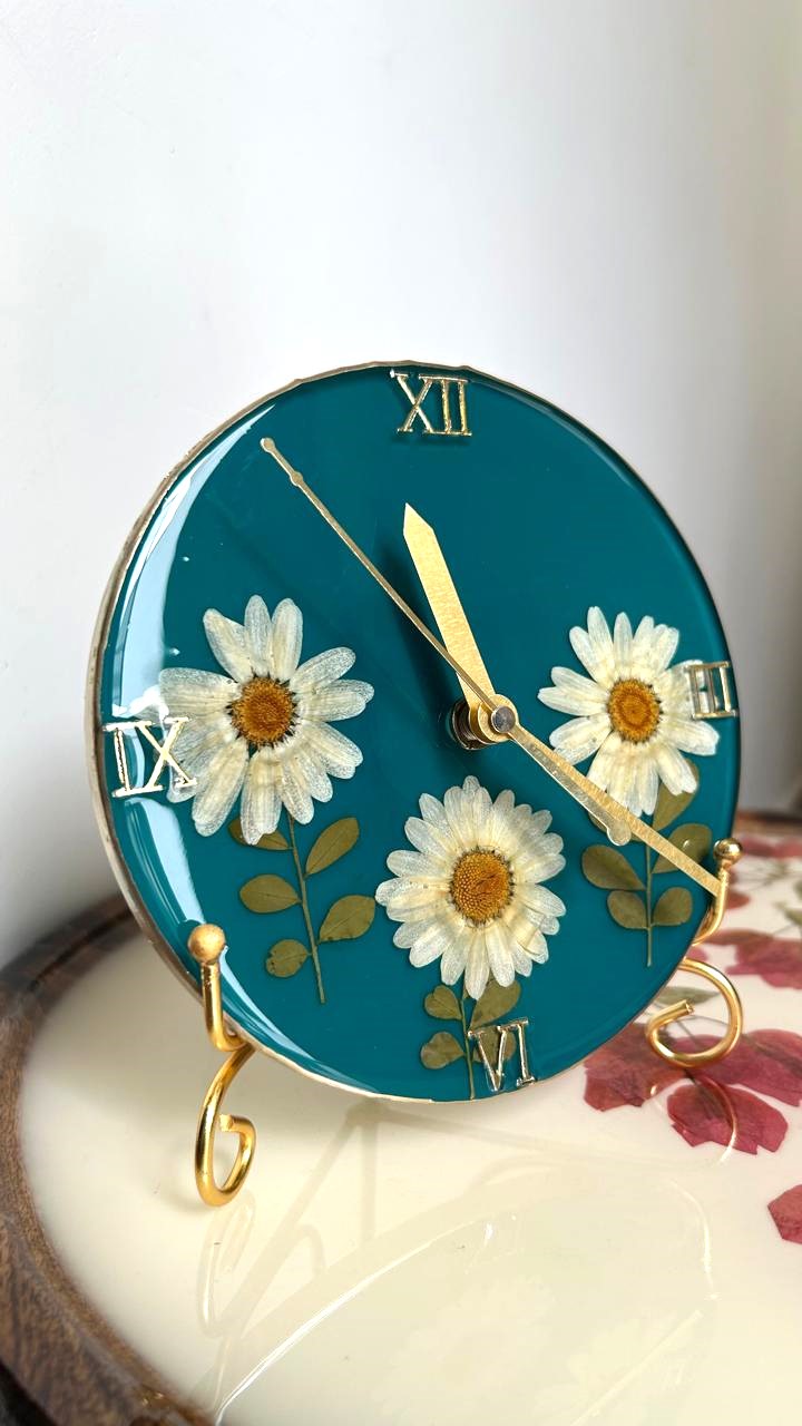 Florateal Table Clock