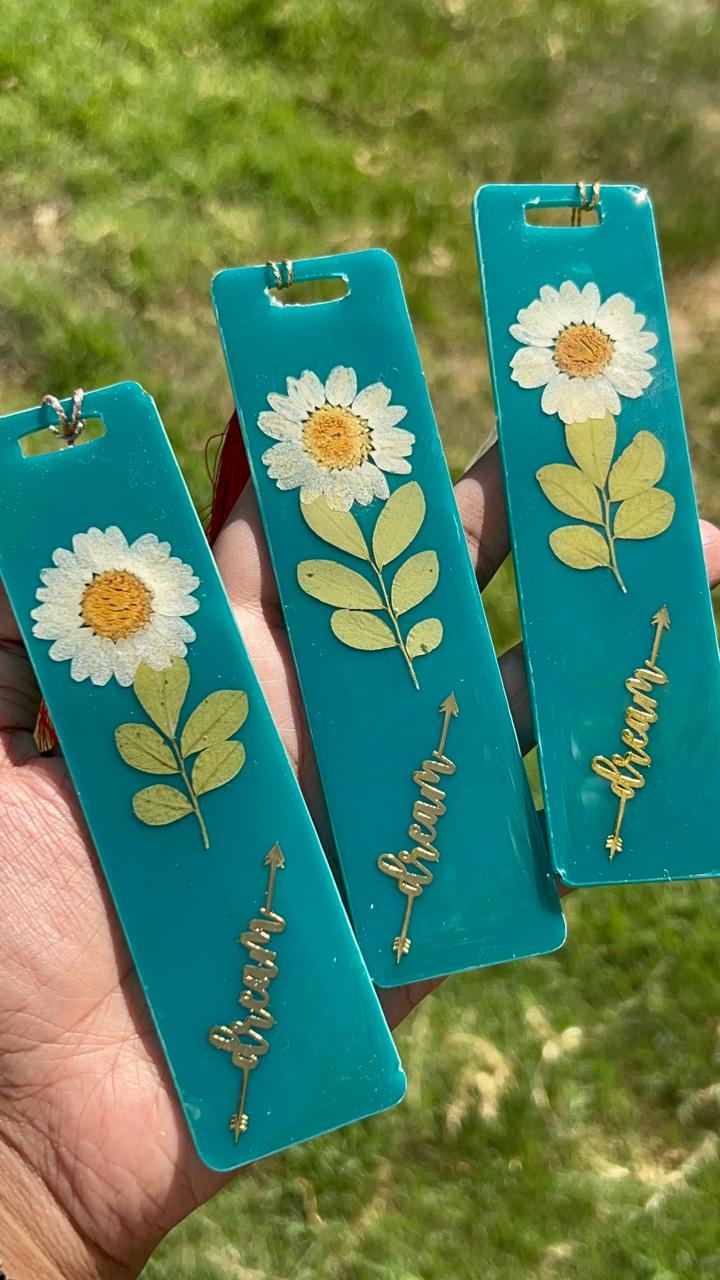 Daisy Bookmark