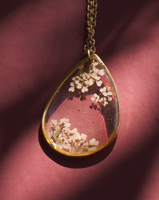 Wildlace Necklace