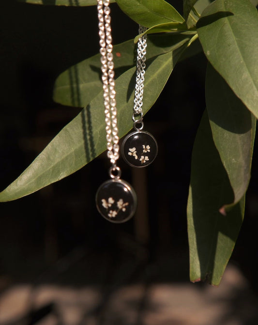 Hedgeparsley Midnight Necklace