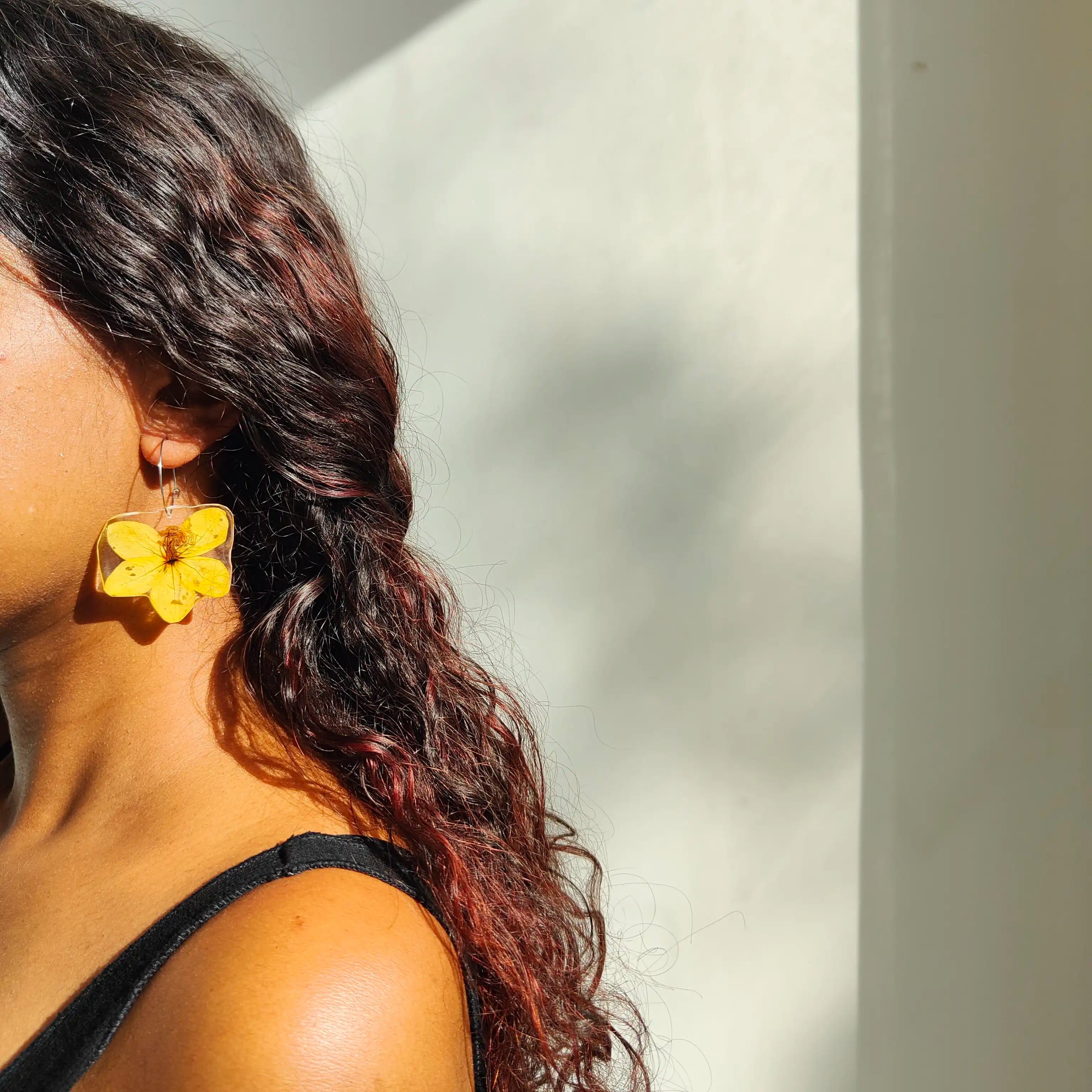 Dropping Gold Bloom - Hoops