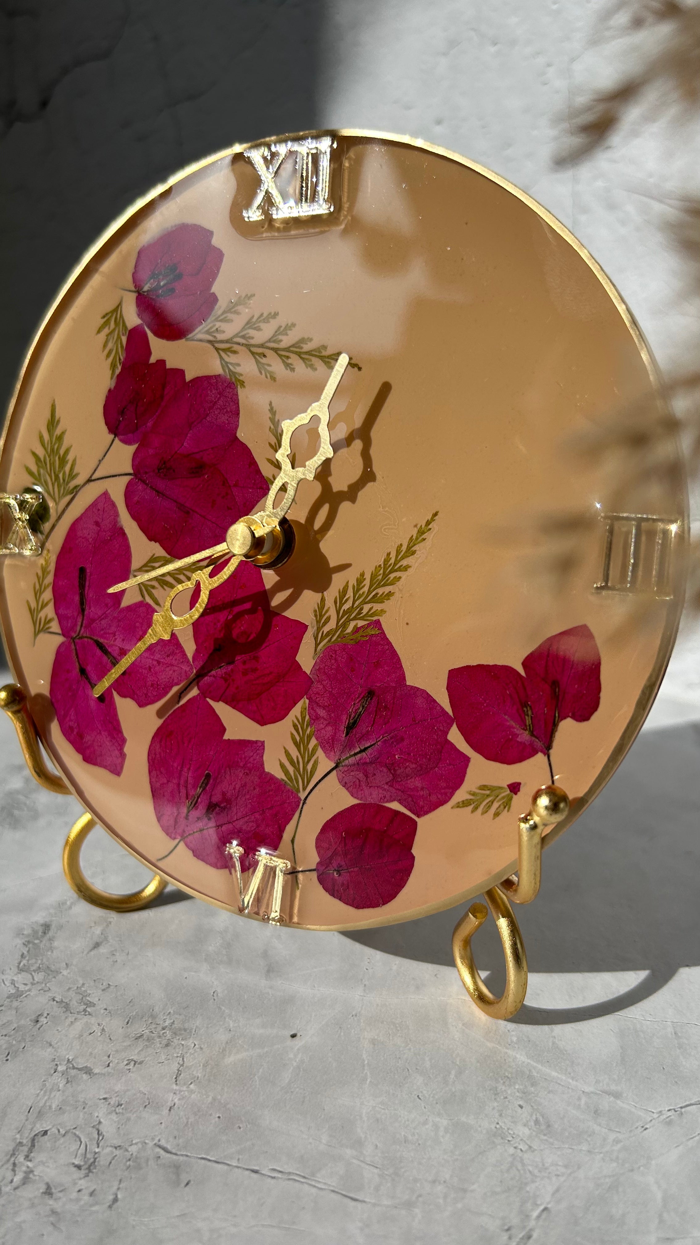 Bougainvillea Breeze Table Clock