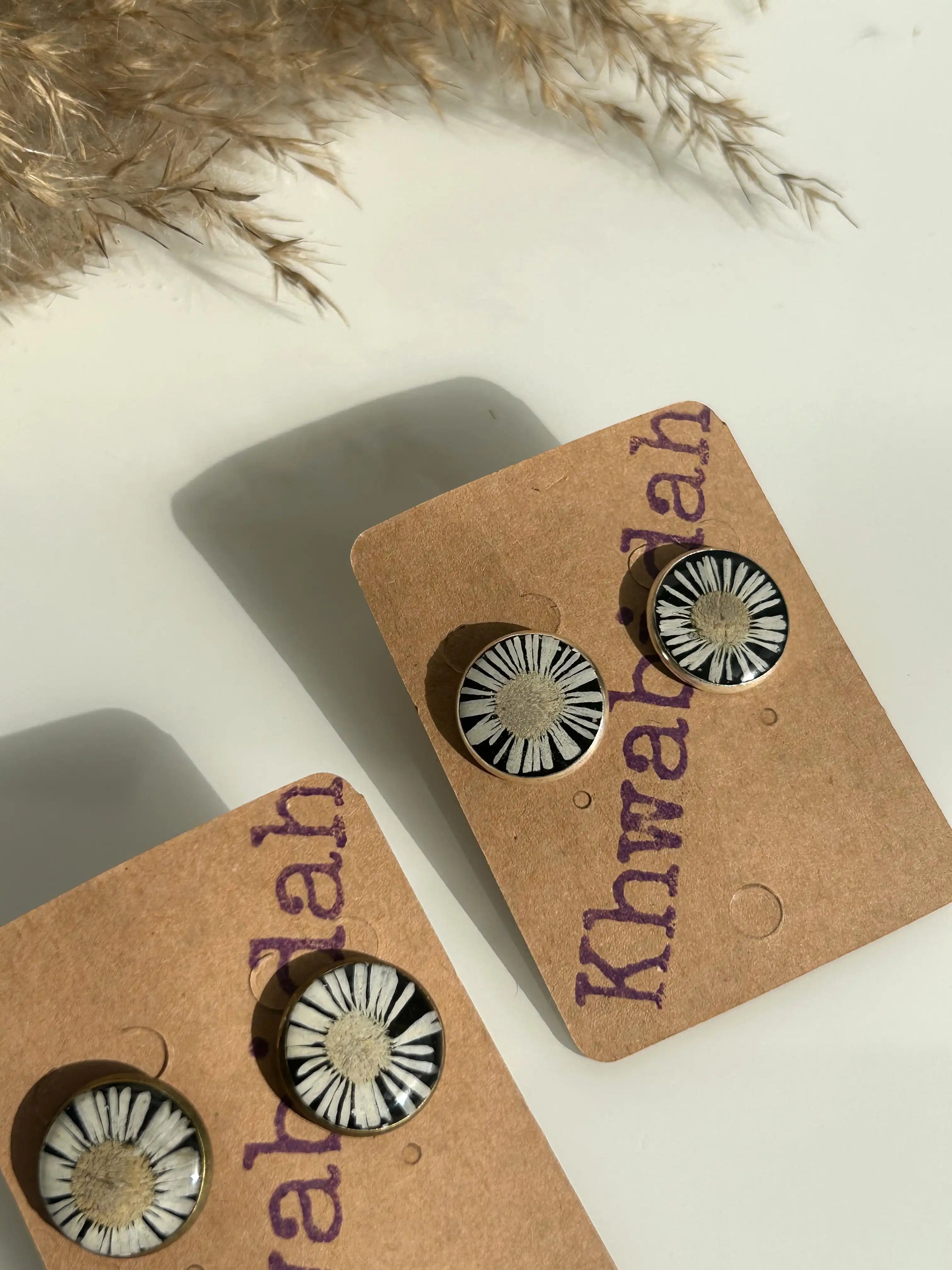 Breezy Fleabane Flower Studs