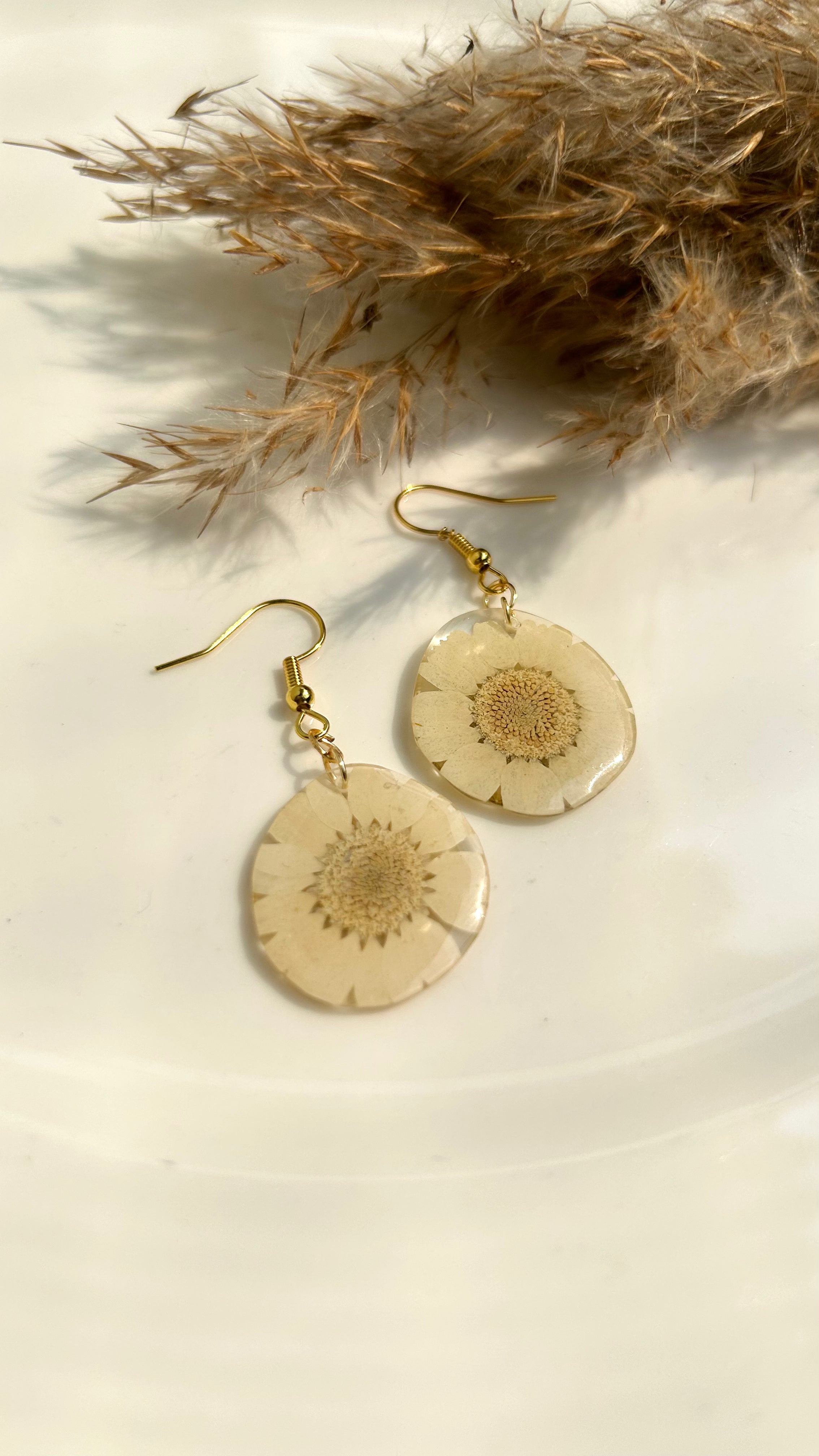 Bloom-Glow Daisy Drops