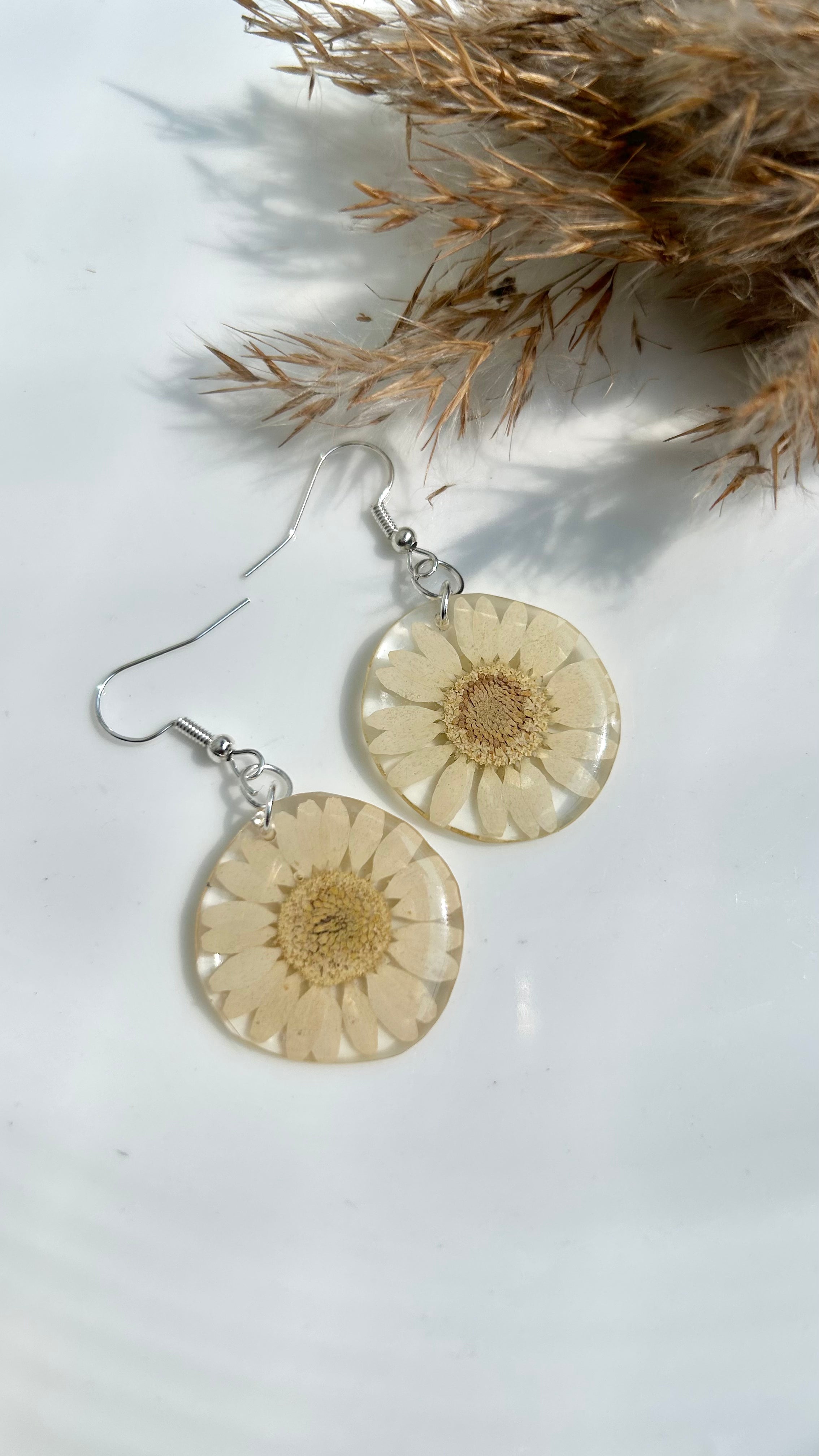 Bloom-Glow Daisy Drops