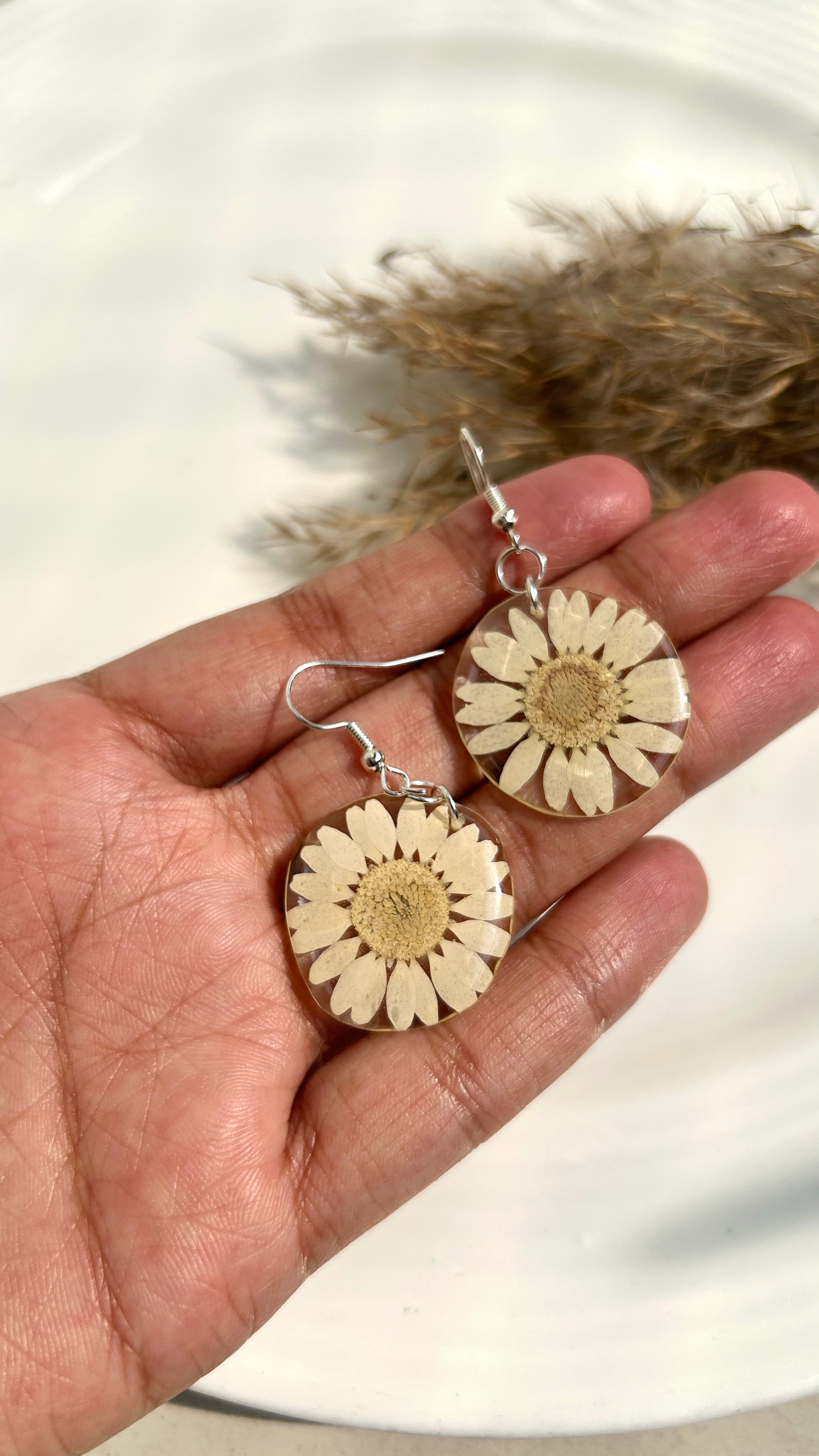 Bloom-Glow Daisy Drops