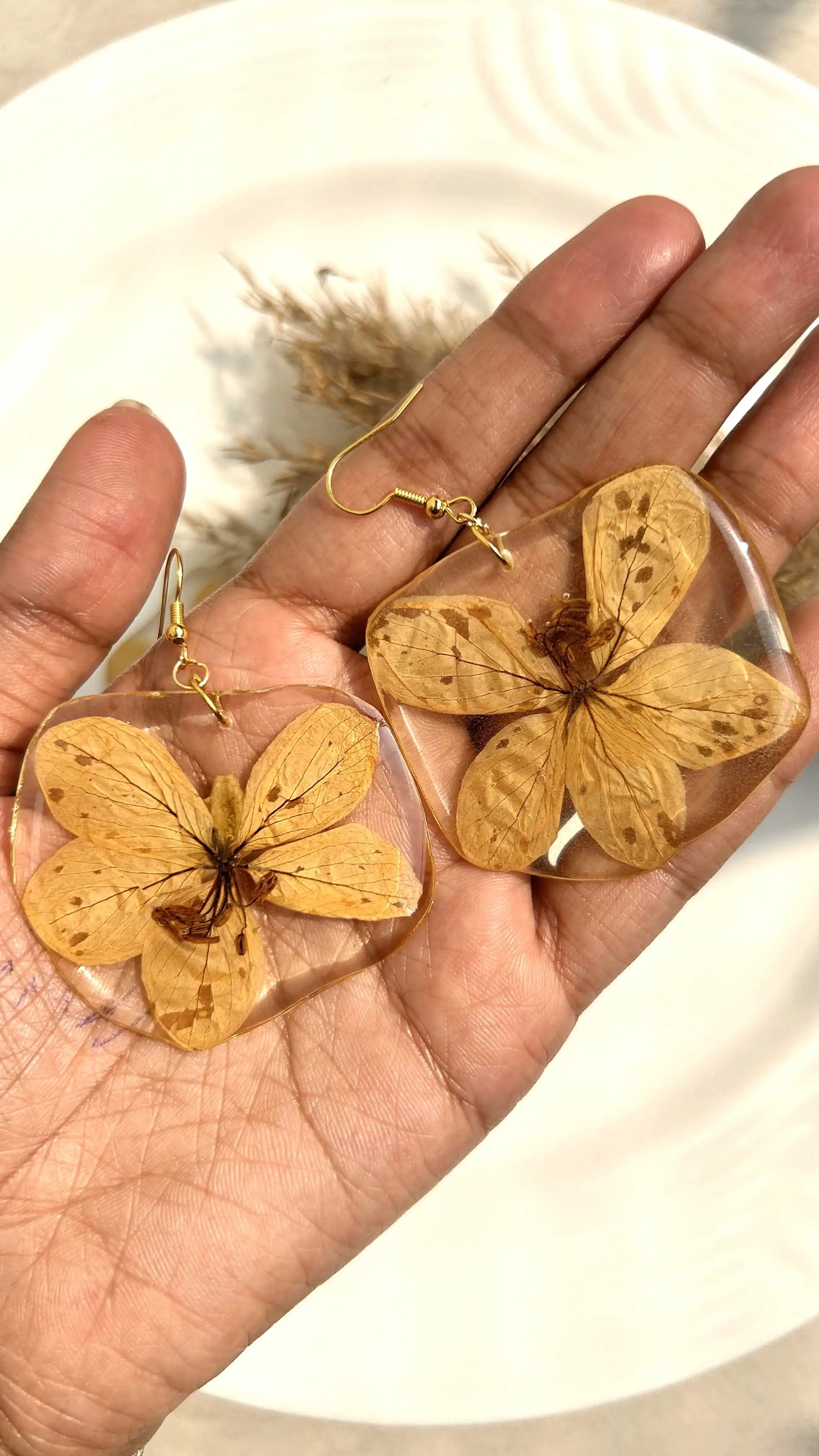 Dropping Gold Bloom - Drops