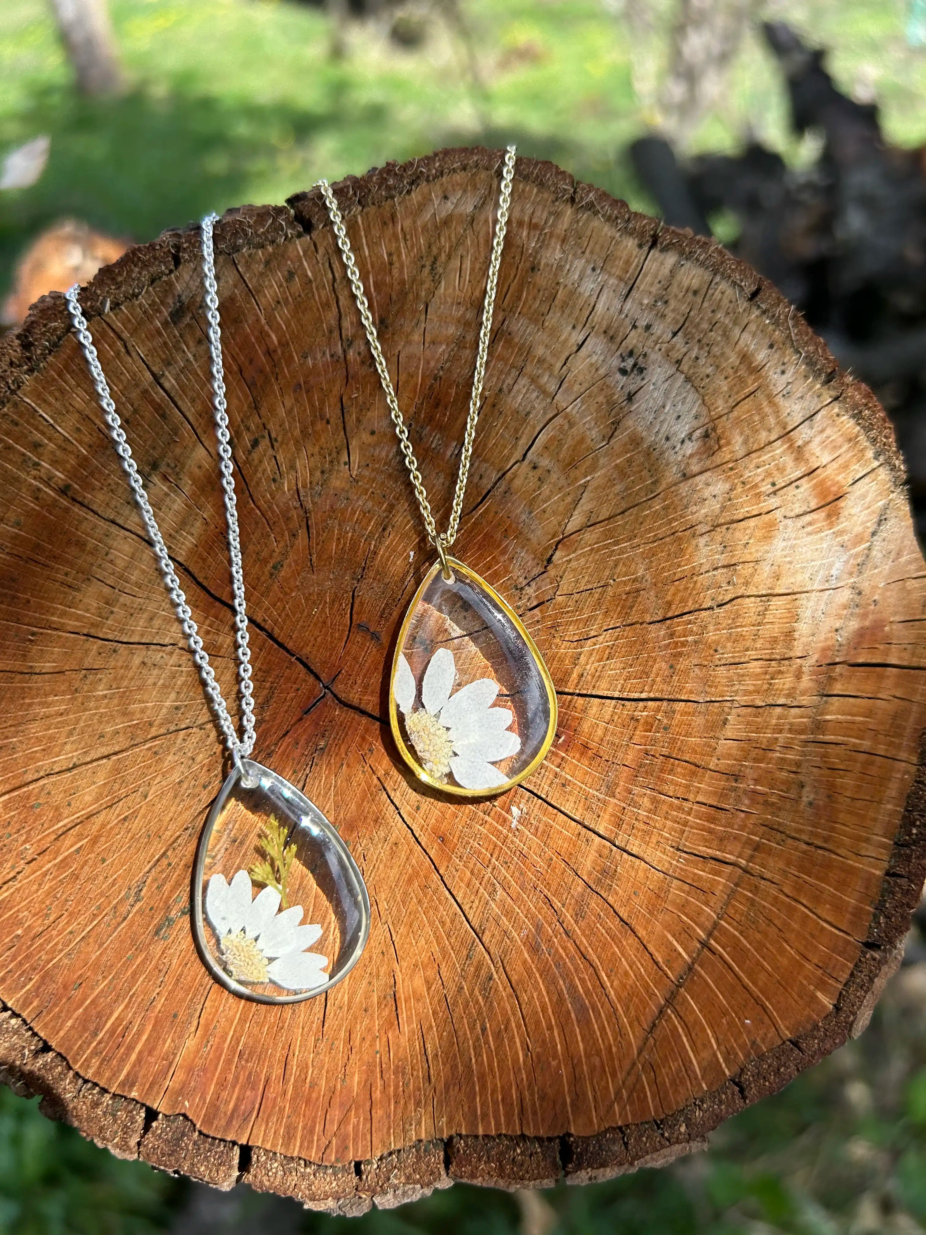 Daisy Medallion Oval Necklace