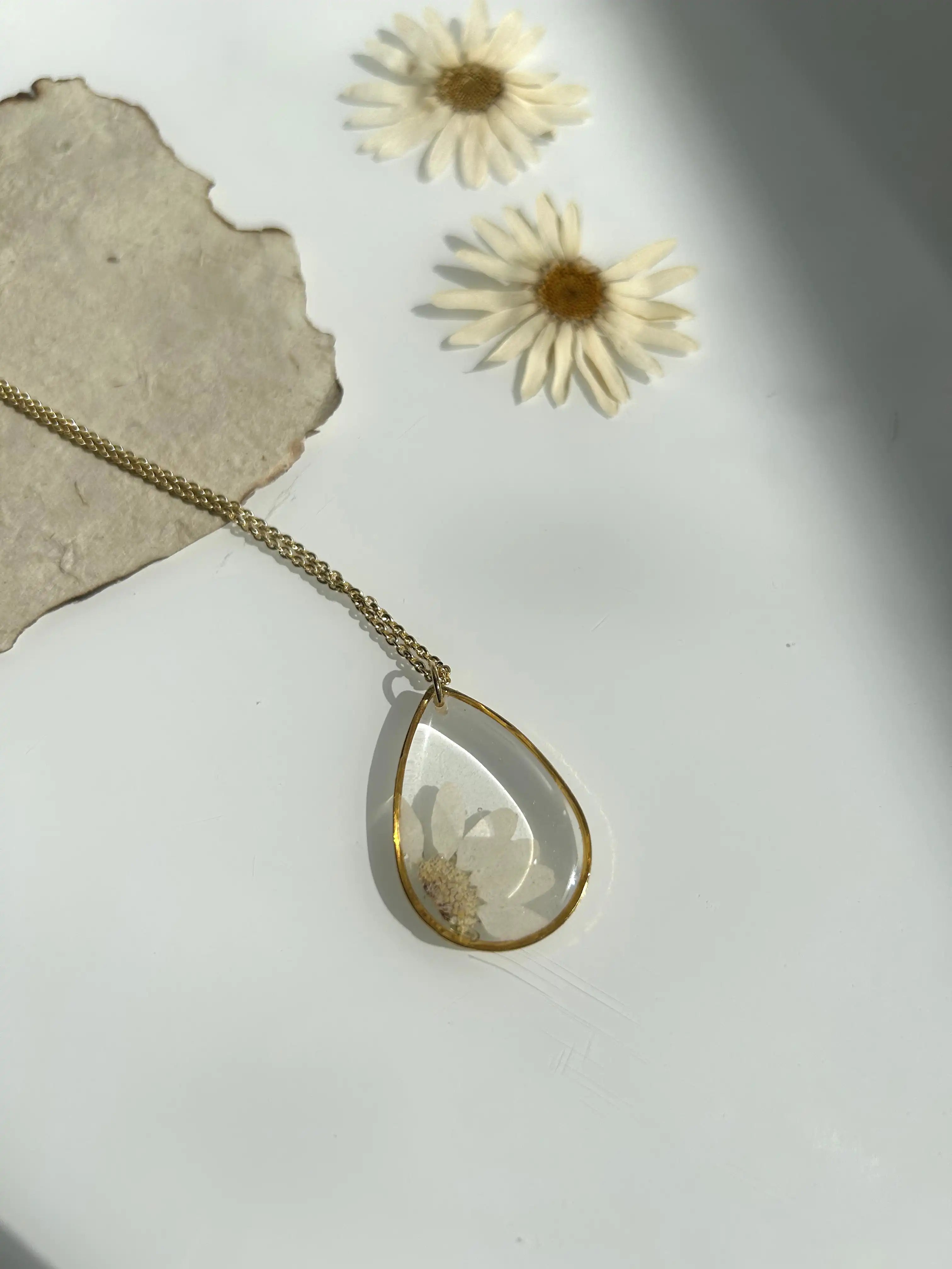 Daisy Medallion Oval Necklace
