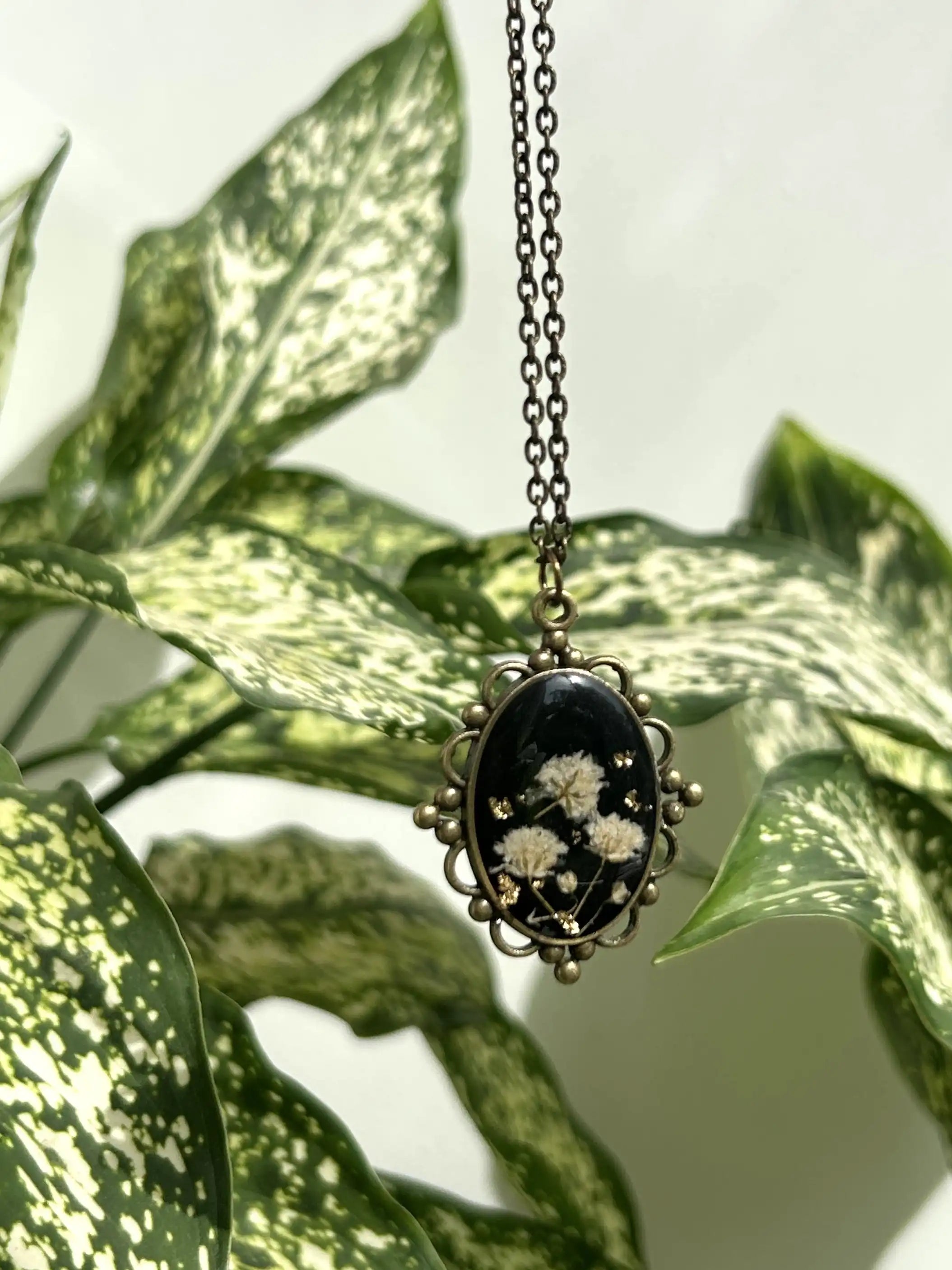 Antique Bloom Necklace - Victorian Horizon