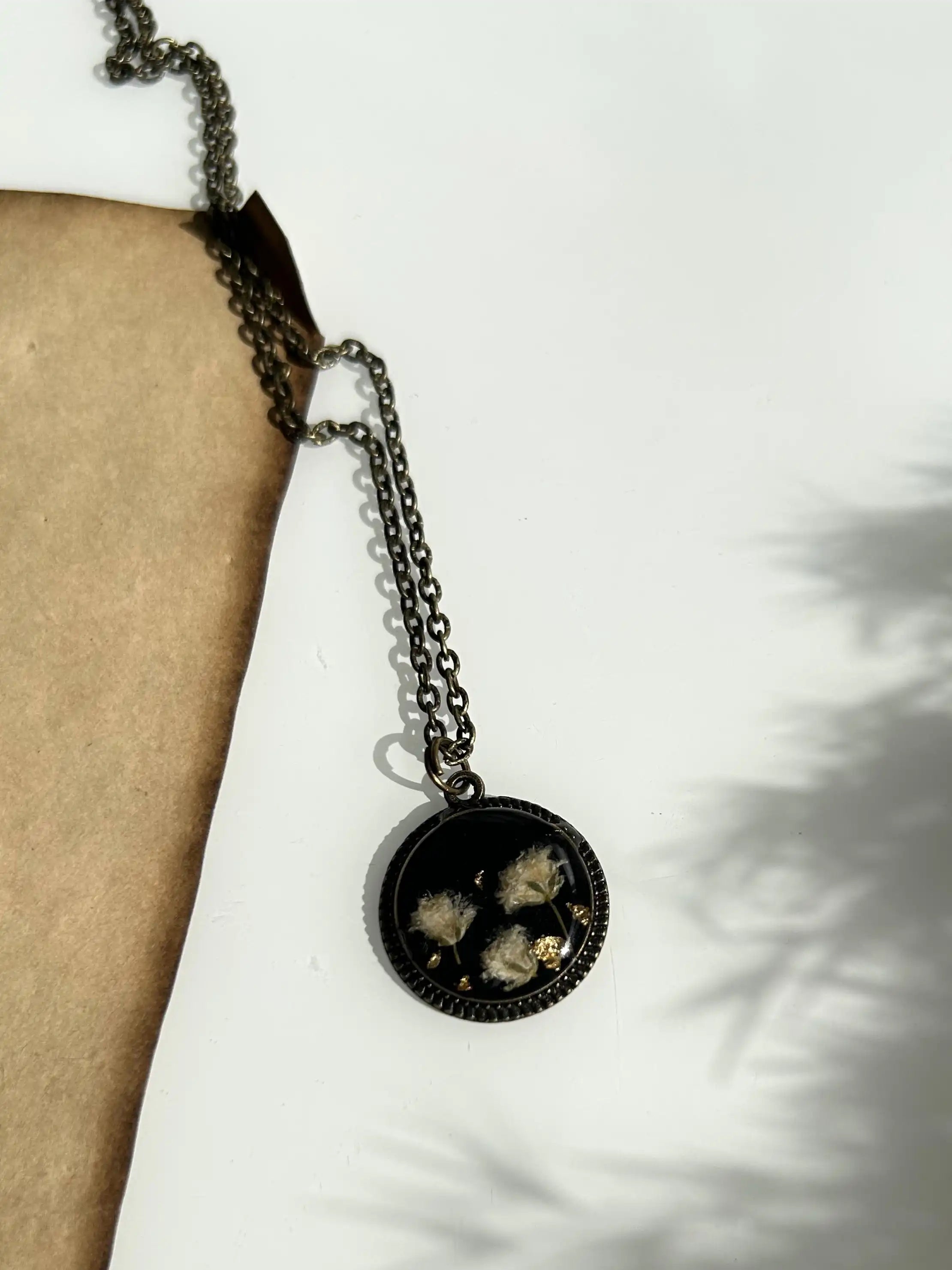 Antique Bloom Necklace - Round