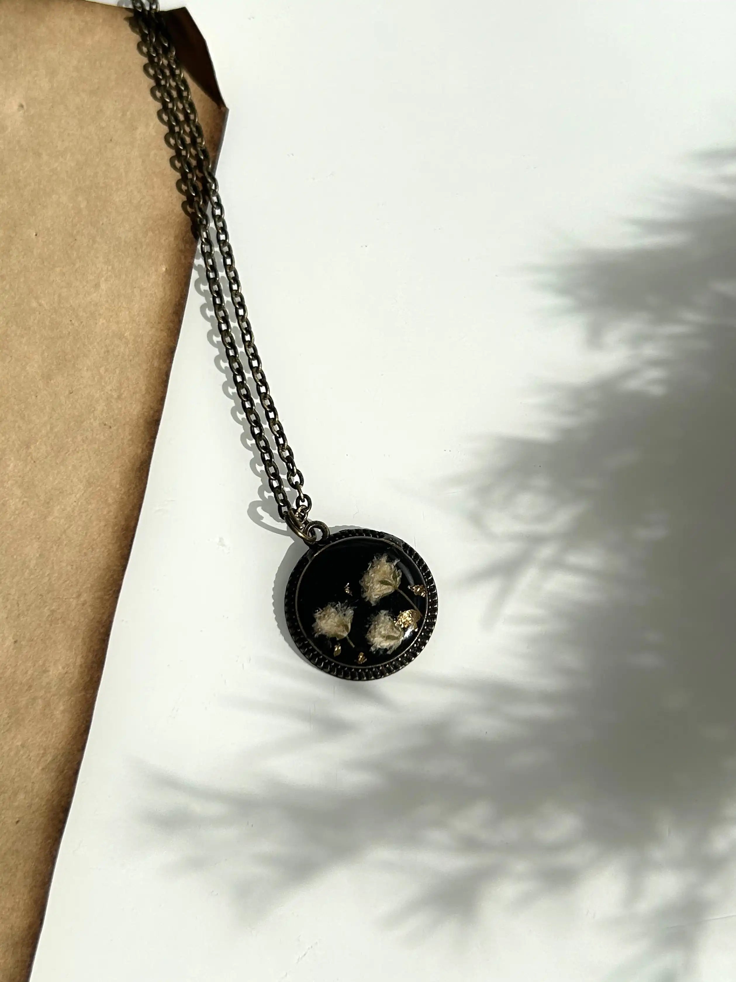 Antique Bloom Necklace - Round