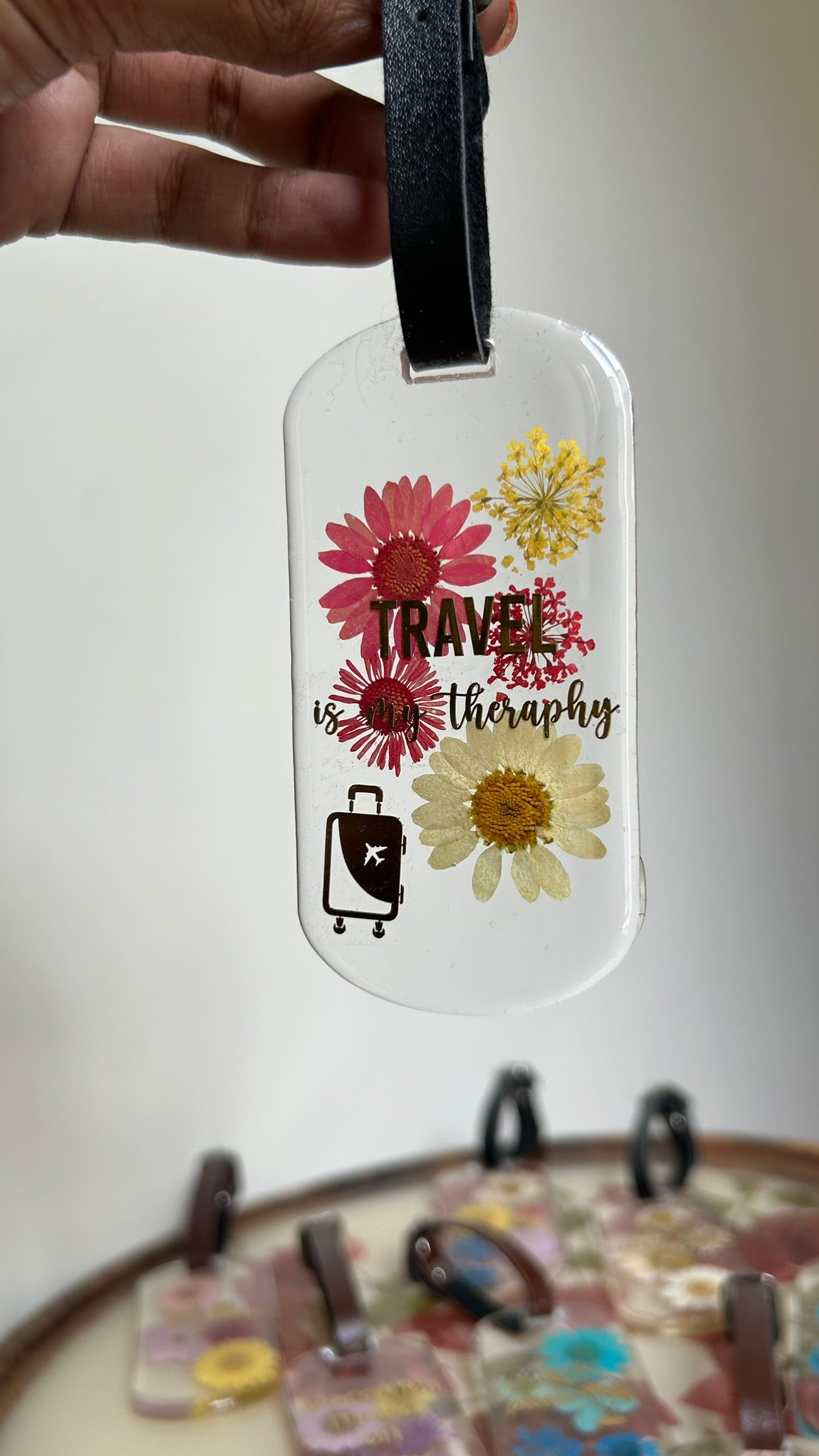 Flora Faraway Resin Luggage Tags - "Travel is my therapy" | Red & White Flower