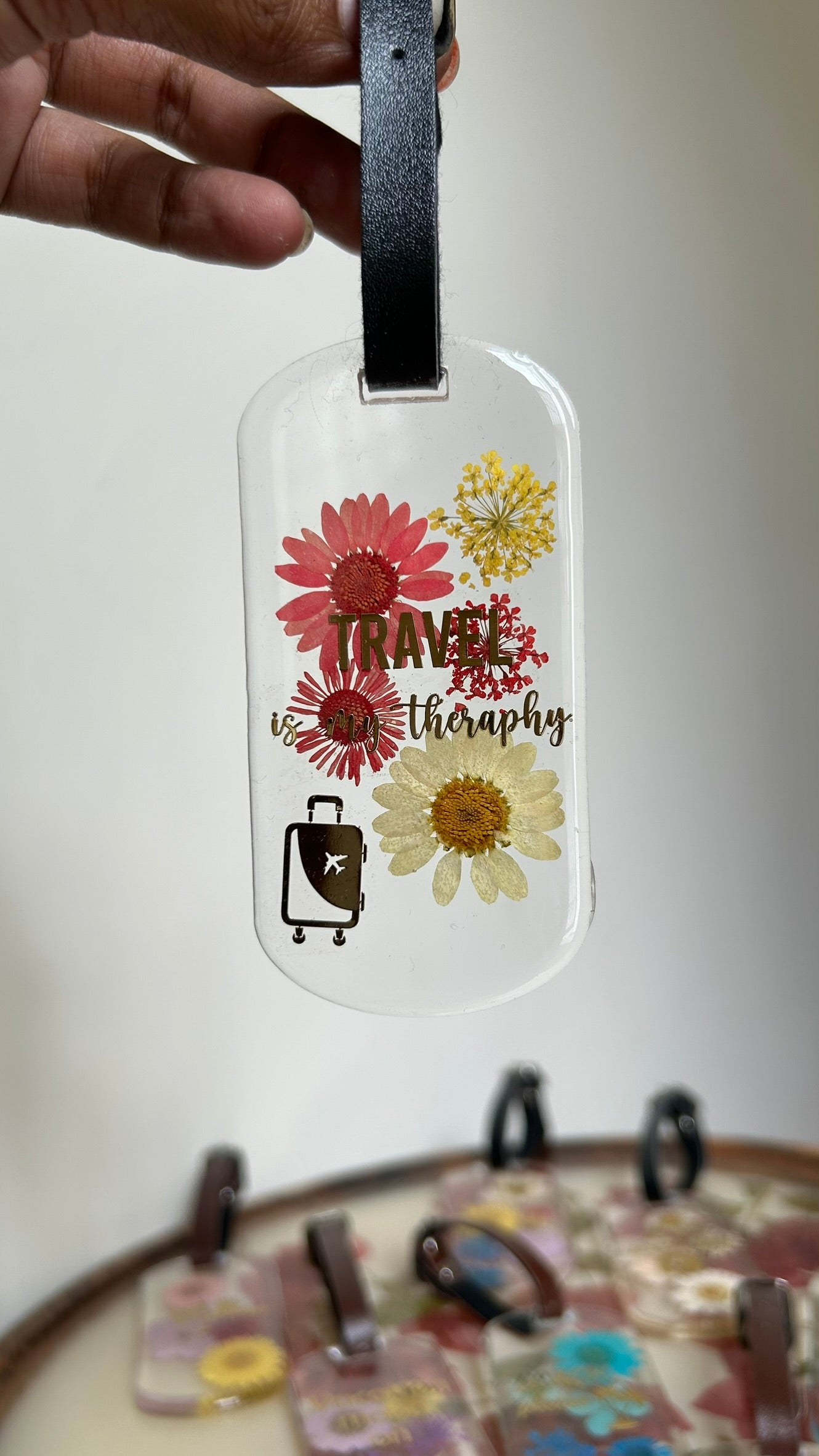 Flora Faraway Resin Luggage Tags - "Travel is my therapy" | Red & White Flower