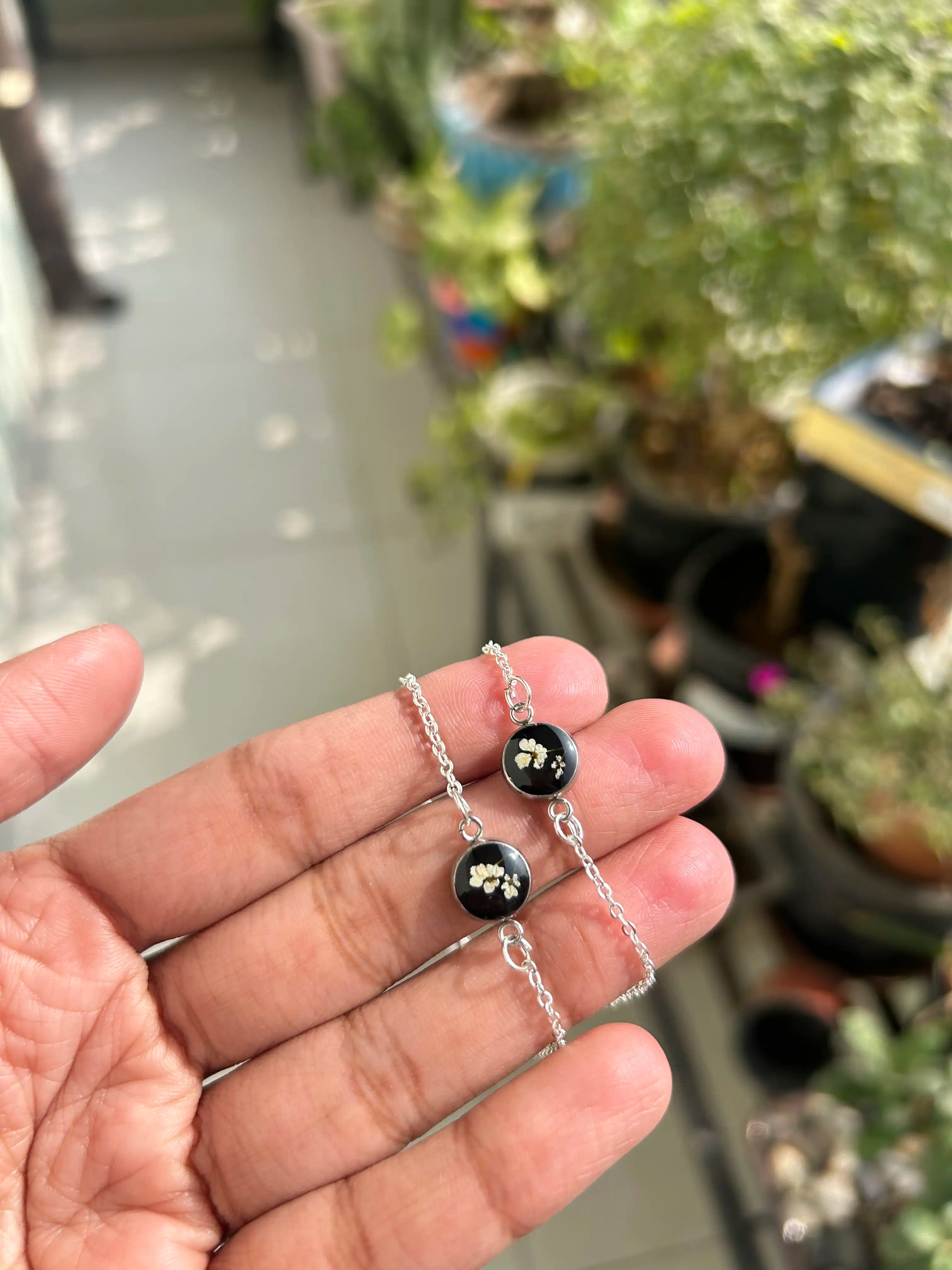 Minimalist Flora Bracelet - Sweet Alison Flower