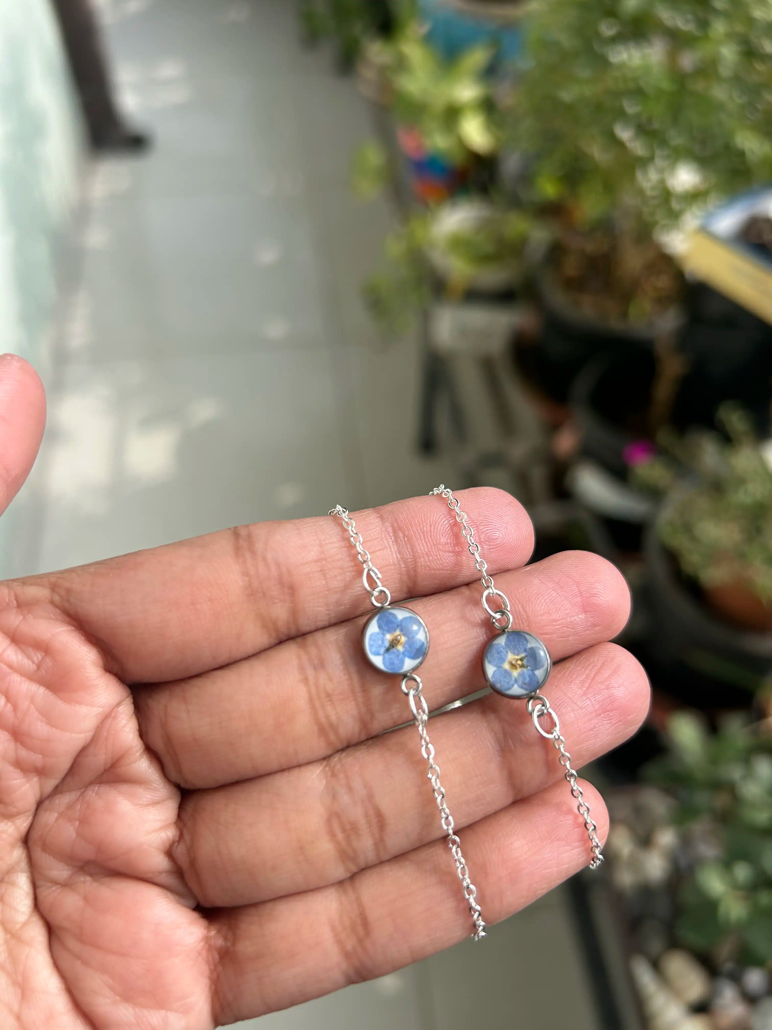 Minimalist Flora Bracelet - Forget Me Not Flower