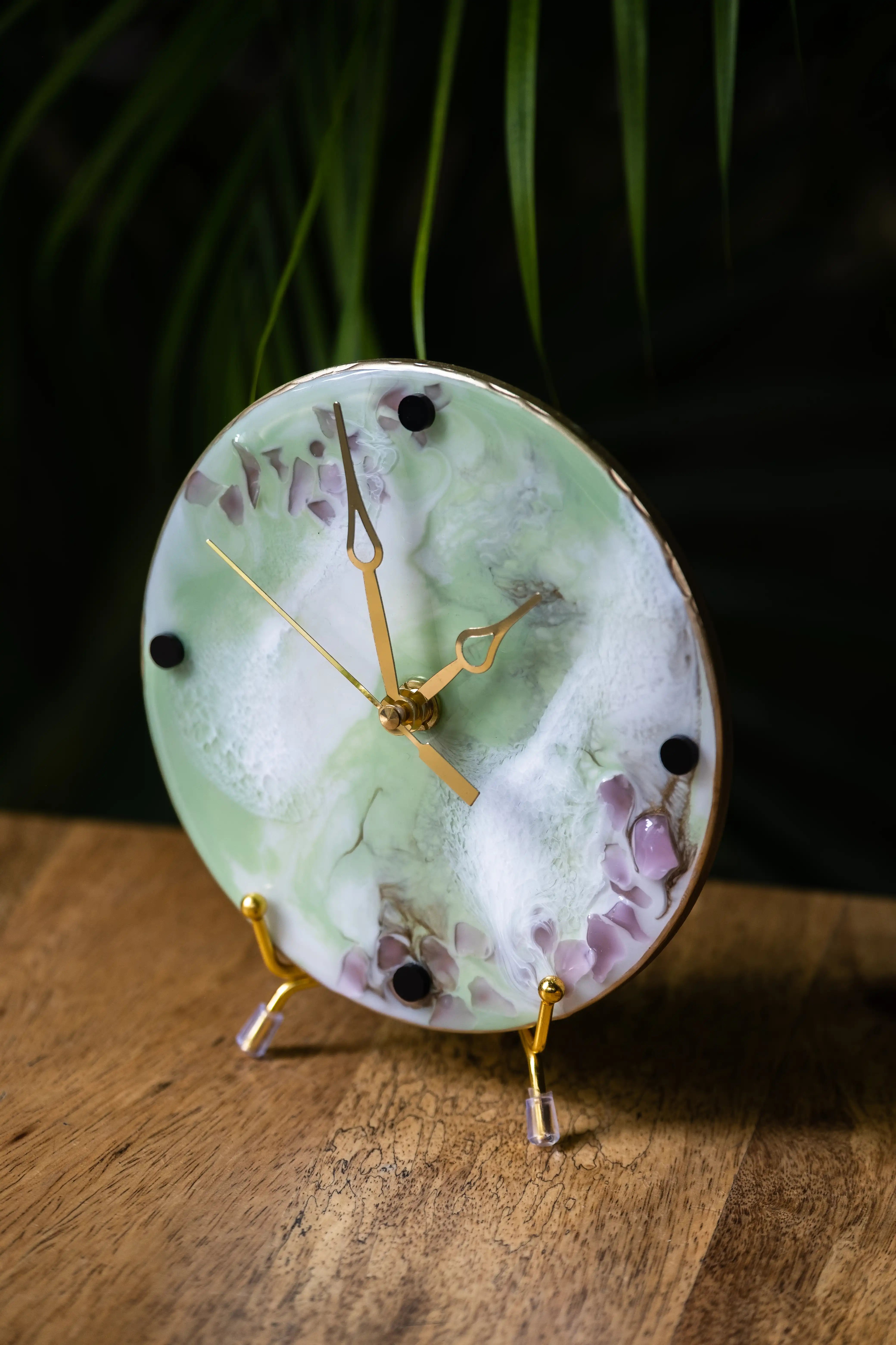 Green Lace Table Clock